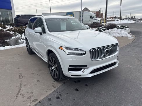 Certified 2024 Volvo XC90 T8 Ultimate w/ Protection Package Premier image 3