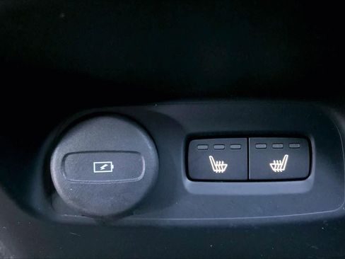 Used 2021 Volvo XC40 T5 R-Design w/ Advanced Package image 34