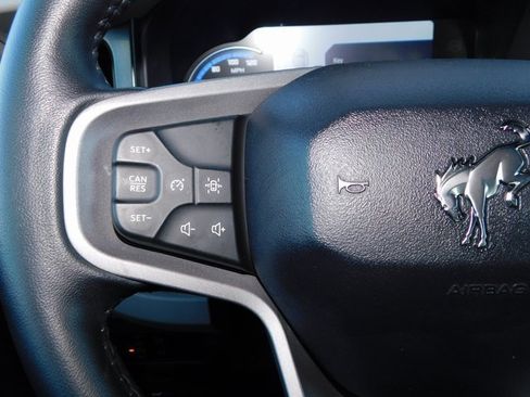 Used 2023 Ford Bronco Wildtrak image 30