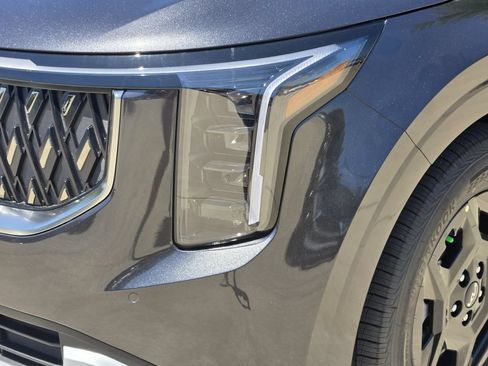 New 2026 Kia Carnival FWD image 7