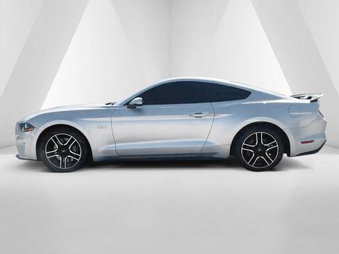 Used 2018 Ford Mustang GT Premium RWD image 4