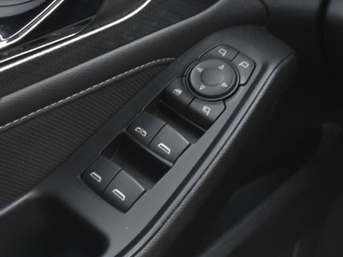 Used 2023 Chevrolet Traverse Premier image 29