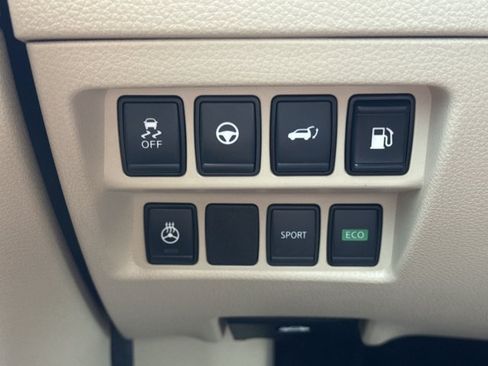 Certified 2020 Nissan Rogue SV w/ Premium Package FWD image 24
