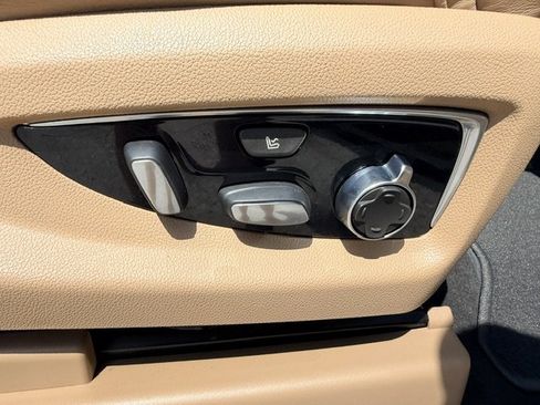 Used 2019 Cadillac Escalade Platinum AWD/4WD image 23
