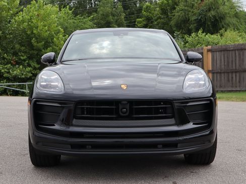 New 2025 Porsche Macan image 12