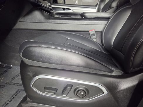 Certified 2024 Jeep Wagoneer Series II w/ Convenience Group I image 13