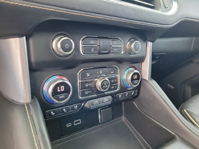 Used 2021 GMC Yukon XL SLT w/ SLT Premium Package RWD image 34
