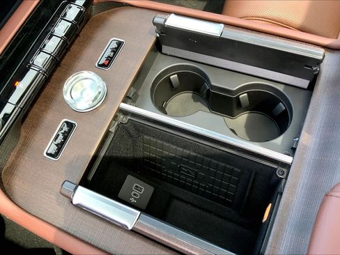 New 2026 Lincoln Navigator L Reserve AWD/4WD image 7