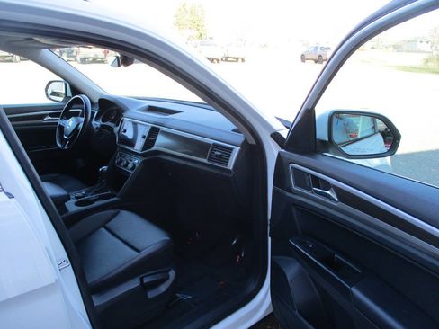 Used 2019 Volkswagen Atlas SE image 32