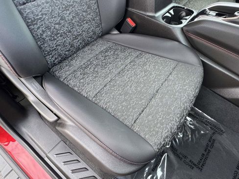 Used 2025 Chevrolet Colorado Z71 image 10