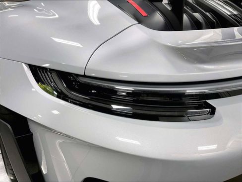 Used 2025 Porsche 911 GT3 RS image 32