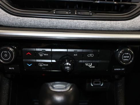Used 2024 Jeep Compass Latitude AWD/4WD image 45