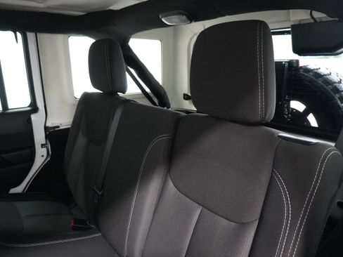 Used 2014 Jeep Wrangler Unlimited Sahara w/ Max Tow Package image 12