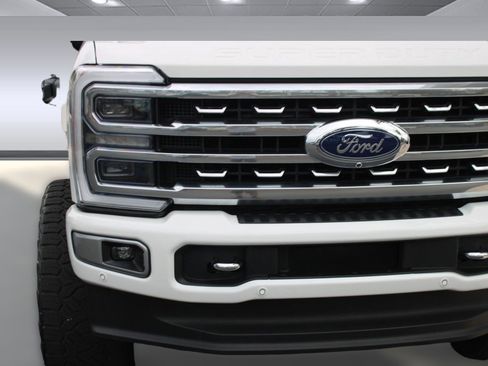 Used 2024 Ford F350 Platinum image 18