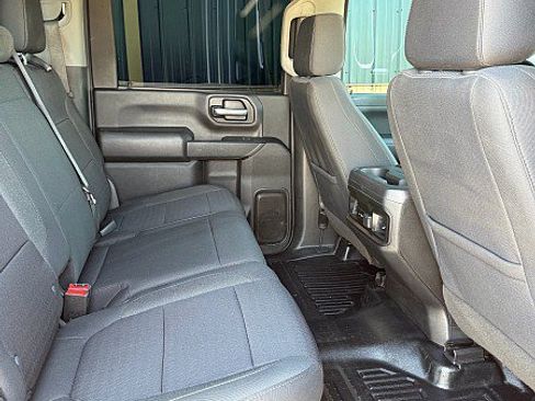 Used 2022 Chevrolet Silverado 3500 LT w/ Convenience Package AWD/4WD image 9