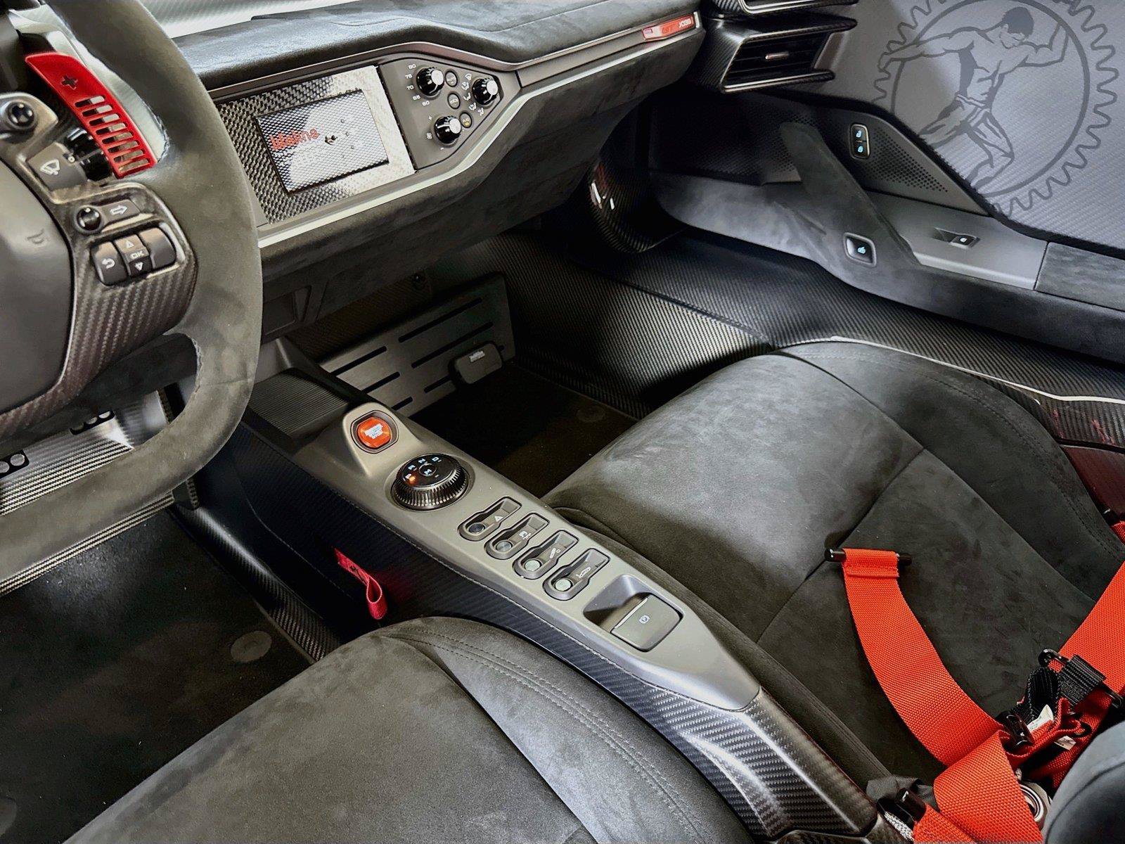 Used 2018 Ford GT RWD image 24