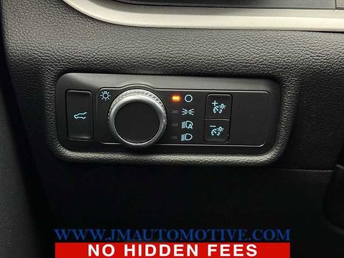 Used 2020 Ford Explorer XLT w/ Comfort Package image 34