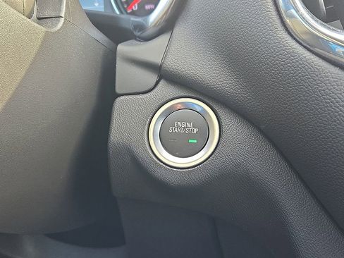 Used 2024 Chevrolet Equinox LT image 28