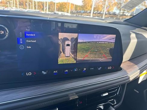 New 2026 Chevrolet Suburban LT w/ Comfort Package AWD/4WD image 31