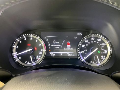Used 2020 Toyota Highlander Limited FWD image 25