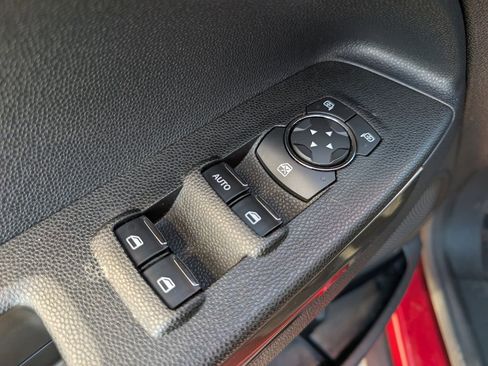 Used 2020 Ford EcoSport SE image 12