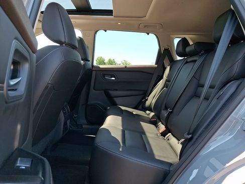 Certified 2023 Nissan Rogue SL w/ SL Premium Package AWD/4WD image 10