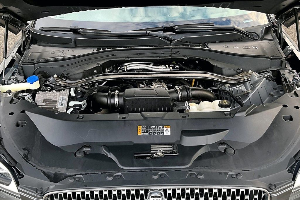 Used 2022 Lincoln Aviator Reserve w/ Equipment Group 201A AWD/4WD image 12