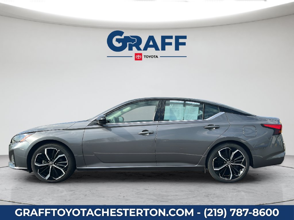 Used 2025 Nissan Altima 2.5 SR FWD image 11