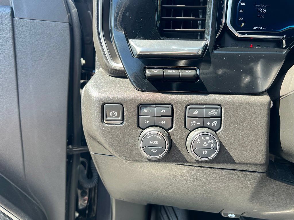 Used 2024 Chevrolet Silverado 1500 LTZ AWD/4WD image 52