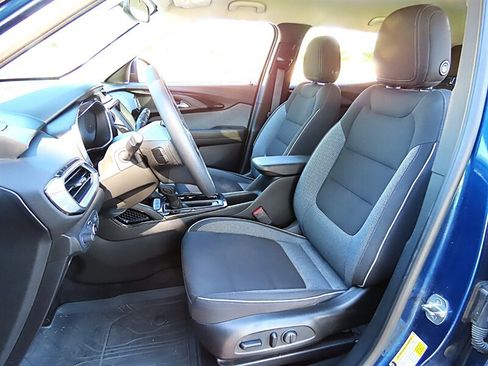 Used 2021 Chevrolet TrailBlazer LT w/ Convenience Package image 9