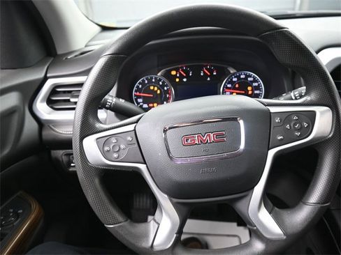 Used 2023 GMC Acadia SLE w/ Driver Convenience Package image 8