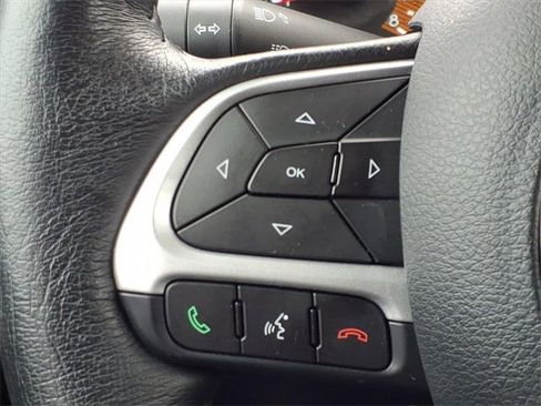 Certified 2023 Jeep Renegade Latitude w/ Premium Group image 21