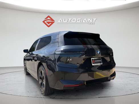 Used 2024 BMW iX xDrive50 w/ Sport Package AWD/4WD image 8