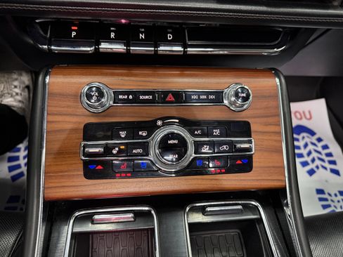 Used 2020 Lincoln Aviator Reserve w/ Equipment Group 201A image 18