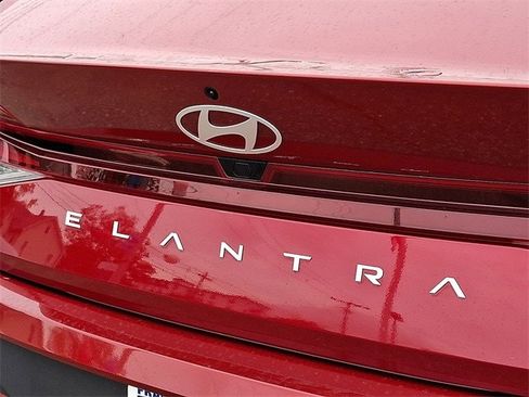 Certified 2024 Hyundai Elantra SEL image 23