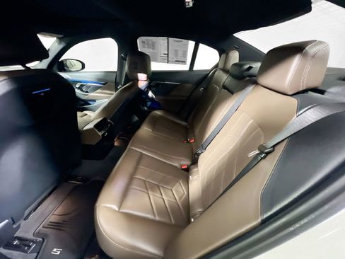 Certified 2024 BMW i5 M60 w/ Premium Package image 27