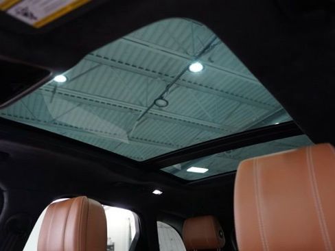 Used 2018 Land Rover Range Rover Velar R-Dynamic HSE image 16