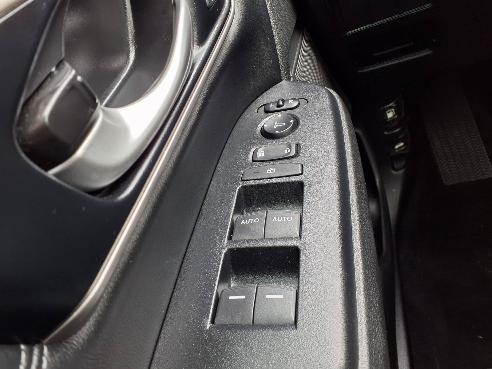Used 2022 Honda CR-V EX-L image 12