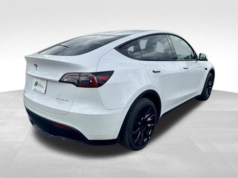 Used 2022 Tesla Model Y Long Range AWD/4WD image 11