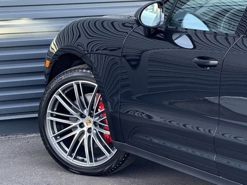 New 2025 Porsche Macan S image 12