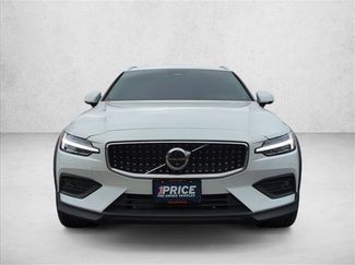 Used 2025 Volvo V60 B5 Cross Country Plus video 2