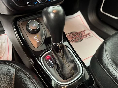 Used 2019 Jeep Compass Limited image 23