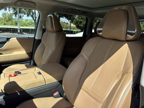 Certified 2025 INFINITI QX80 Sensory image 10