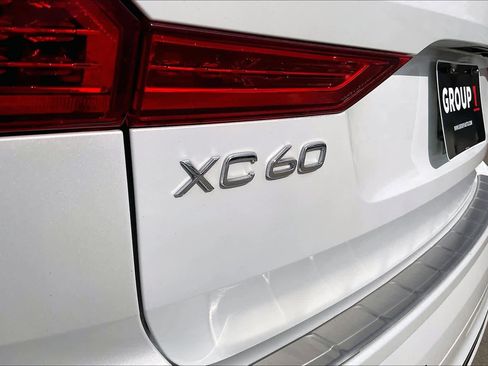 Used 2018 Volvo XC60 T5 R-Design w/ Convenience Package image 28