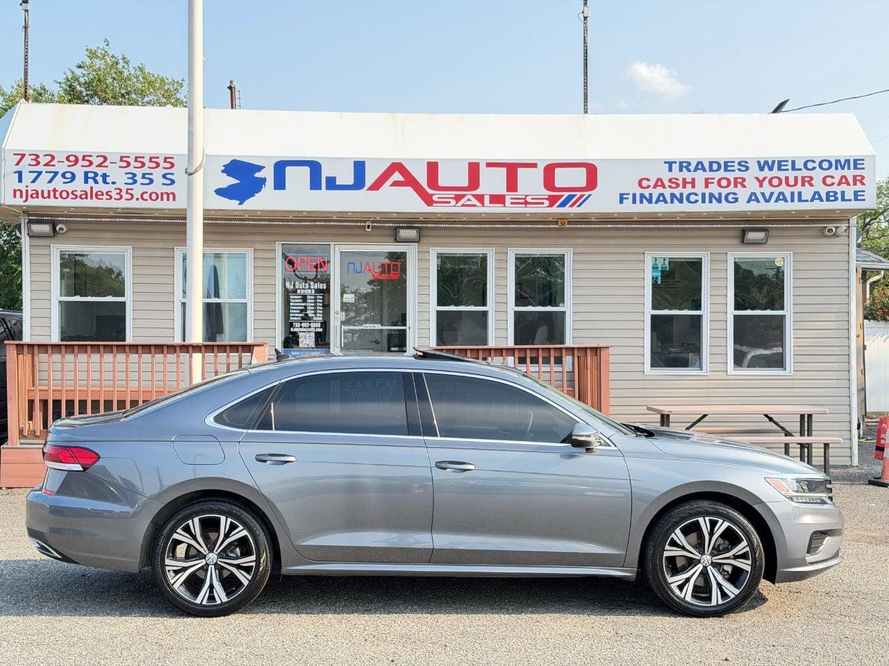 Used 2022 Volkswagen Passat 2.0T SE FWD image 3
