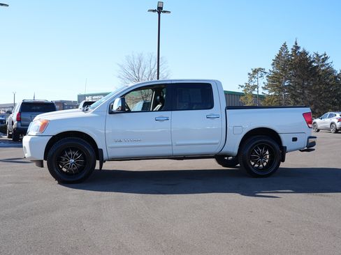 Used 2015 Nissan Titan SL w/ SL Moonroof Package image 6