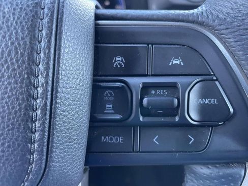 Used 2025 Toyota Tacoma TRD Off-Road image 32