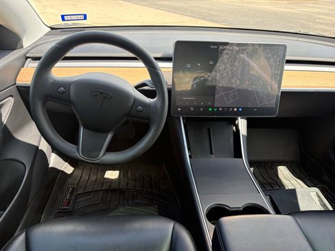 Used 2020 Tesla Model 3 Standard Range Plus RWD image 12