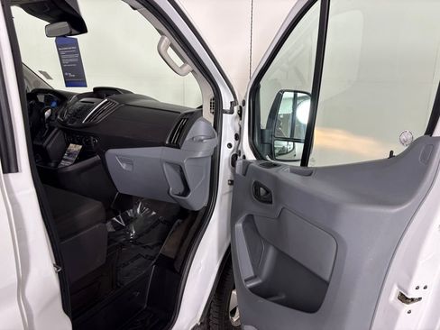 Used 2017 Ford Transit 350 XLT image 33