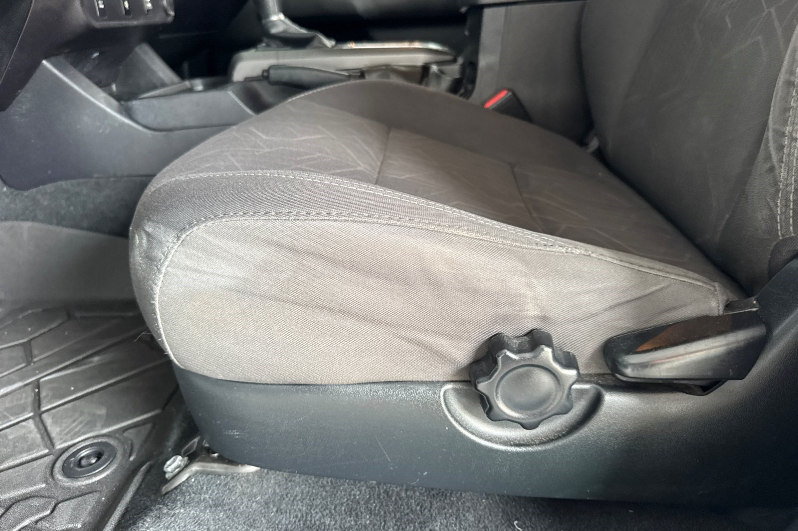 Used 2017 Toyota Tacoma SR5 RWD image 15
